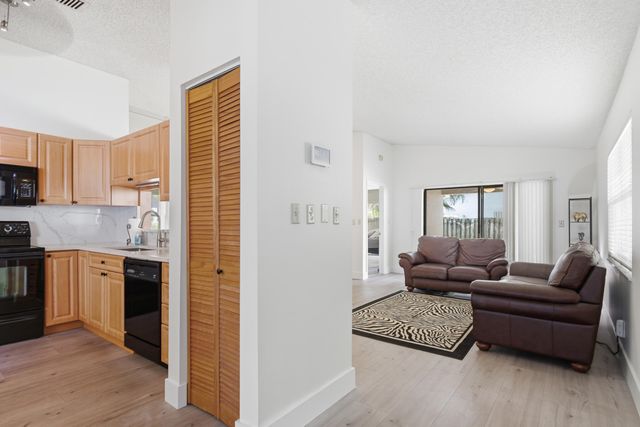 8300 SW 41ST Street, Davie, FL 33328