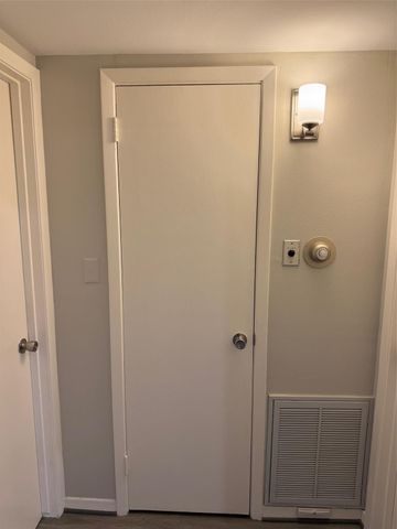 2700 Bellefontaine Street A24, Houston, TX 77025