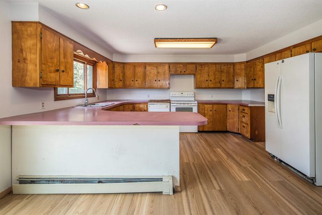 168 & 170 Brenda Road, Clarendon, VT 05759