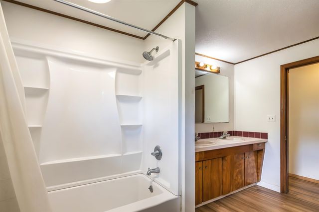 168 & 170 Brenda Road, Clarendon, VT 05759