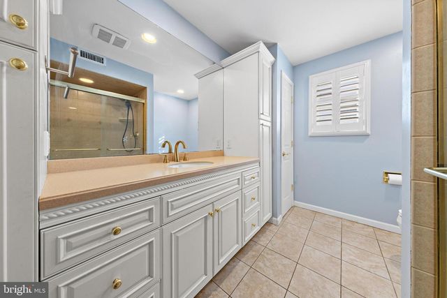 176 PETER RD, Manahawkin, NJ 08050