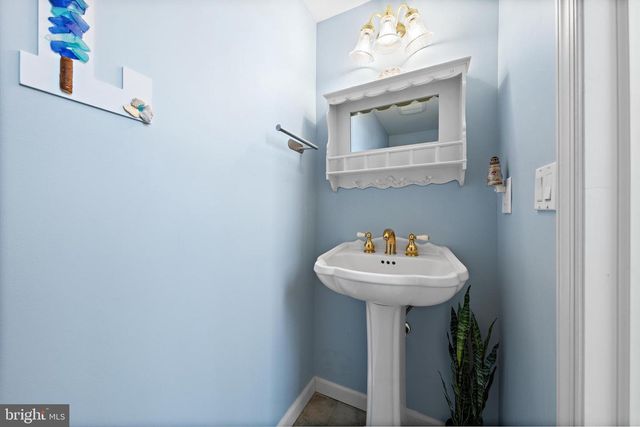 176 PETER RD, Manahawkin, NJ 08050