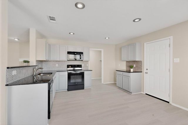 303 Laurel Lane, Fate, TX 75087