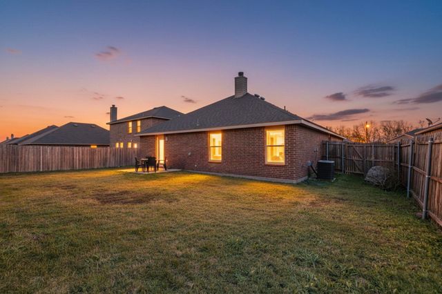 303 Laurel Lane, Fate, TX 75087