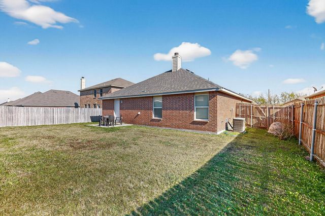 303 Laurel Lane, Fate, TX 75087