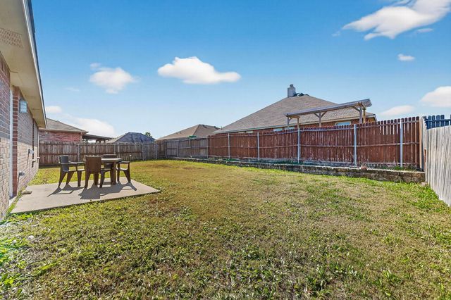 303 Laurel Lane, Fate, TX 75087