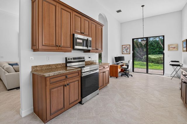 9732 Isles Cay Drive, Delray Beach, FL 33446