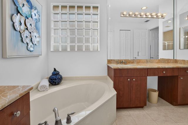 9732 Isles Cay Drive, Delray Beach, FL 33446