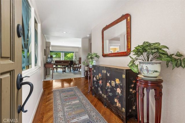 16903 Oak View Drive, Encino, CA 91436