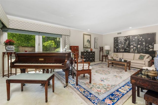16903 Oak View Drive, Encino, CA 91436