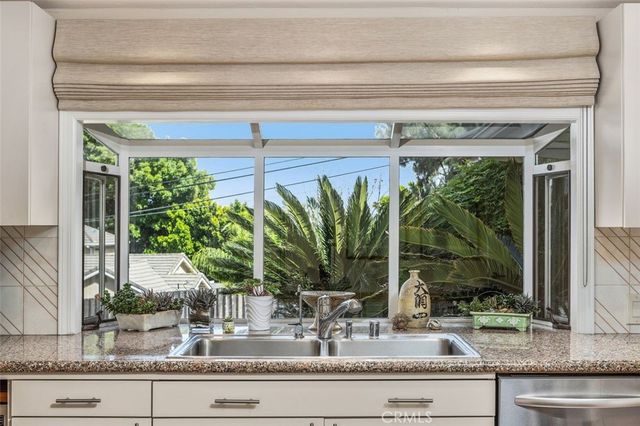 16903 Oak View Drive, Encino, CA 91436