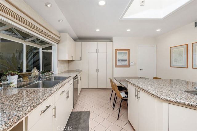 16903 Oak View Drive, Encino, CA 91436