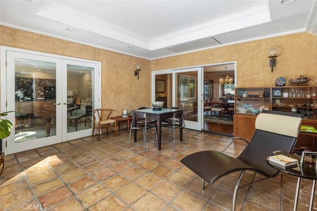 16903 Oak View Drive, Encino, CA 91436