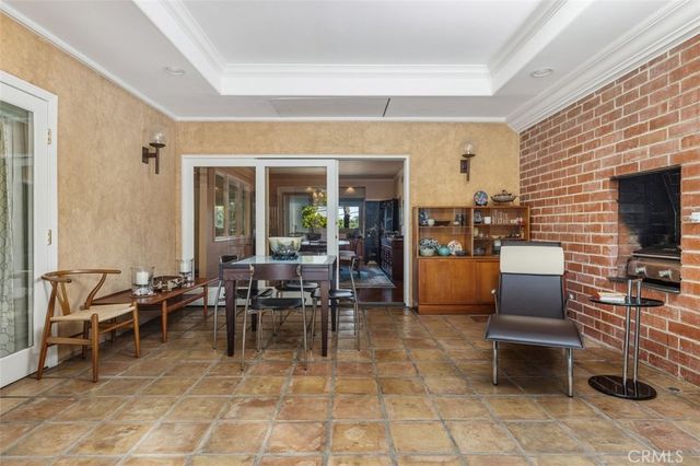 16903 Oak View Drive, Encino, CA 91436