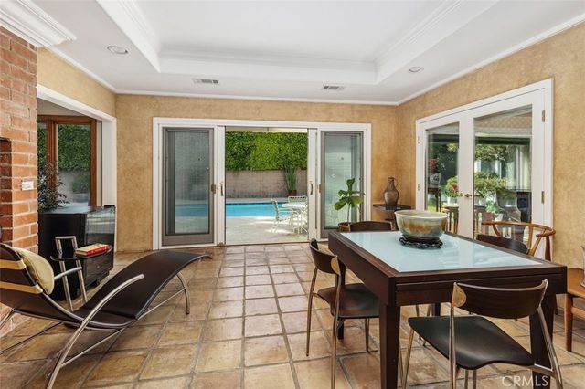 16903 Oak View Drive, Encino, CA 91436