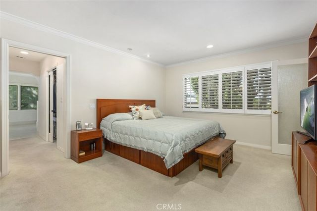 16903 Oak View Drive, Encino, CA 91436