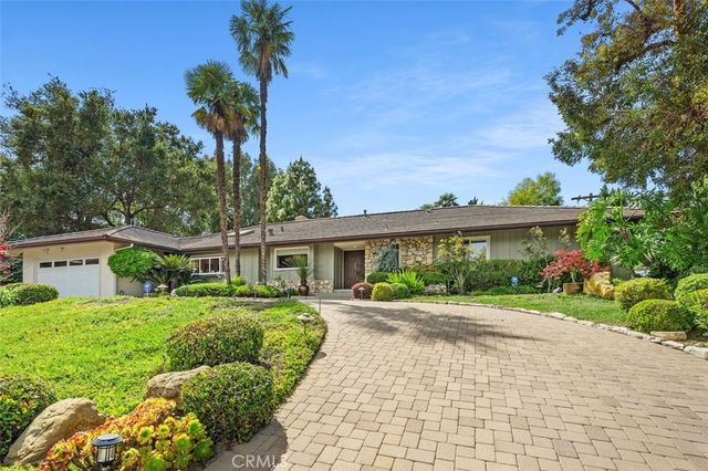 16903 Oak View Drive, Encino, CA 91436