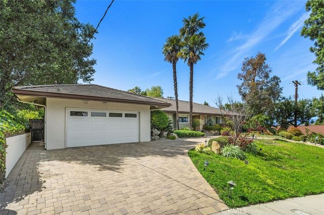 16903 Oak View Drive, Encino, CA 91436