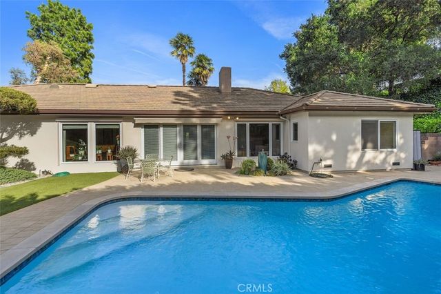 16903 Oak View Drive, Encino, CA 91436