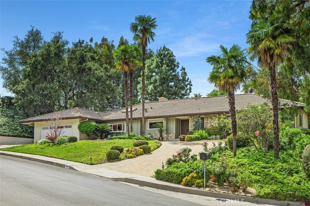 16903 Oak View Drive, Encino, CA 91436