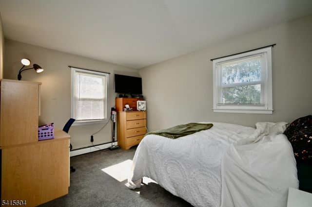 27 Caro Dr, West Milford Twp., NJ 07438