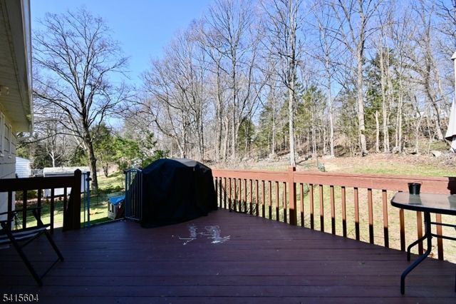 27 Caro Dr, West Milford Twp., NJ 07438