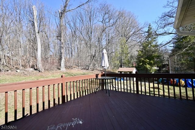 27 Caro Dr, West Milford Twp., NJ 07438