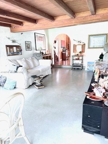 1643 Nethia Dr, Miami, FL 33133