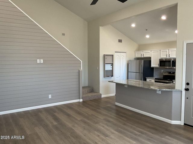 2201 N COMANCHE Drive 1014, Chandler, AZ 85224