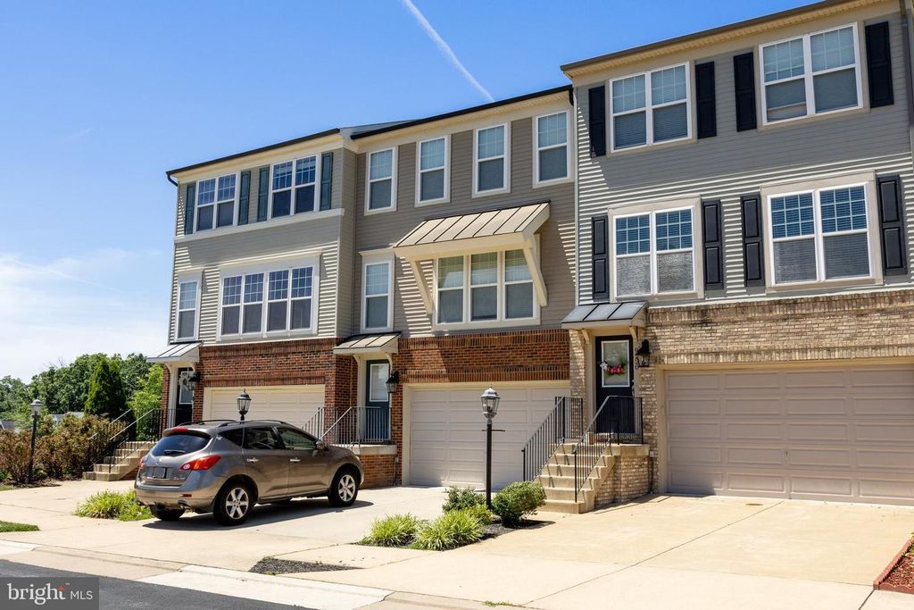 9222 DAWKINS CREST CIR, Bristow, VA 20136