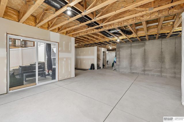 4226 S 214th Street, Elkhorn, NE 68022