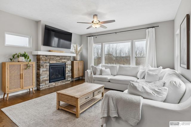 4226 S 214th Street, Elkhorn, NE 68022