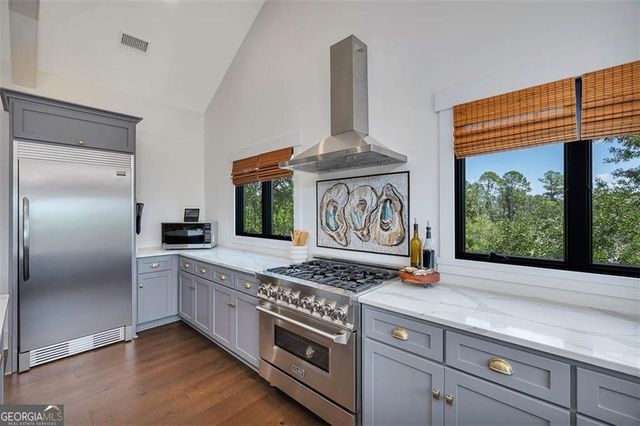 358 Maiden Creek Drive, Waverly, GA 31565