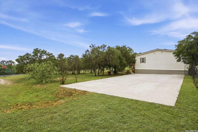 9923 County Road 5735, Castroville, TX 78009