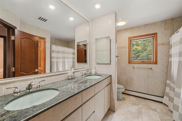 10 Deforest Court, West Nyack, NY 10994