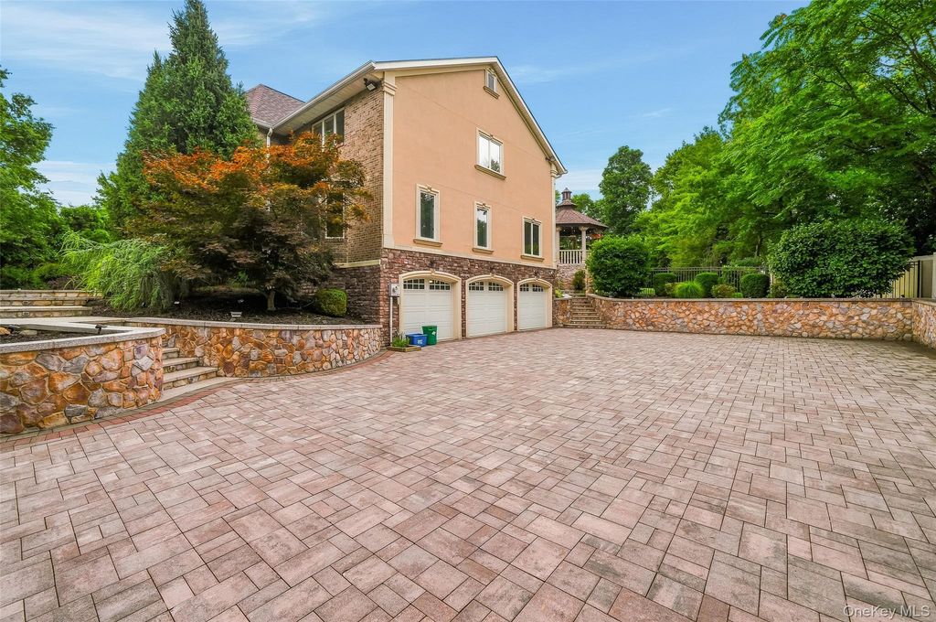 10 Deforest Court, West Nyack, NY 10994 — photo 4