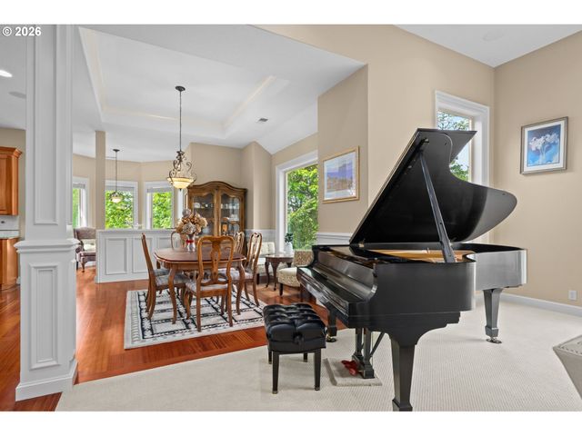 9723 Nw HENRY Ct, Portland, OR 97229