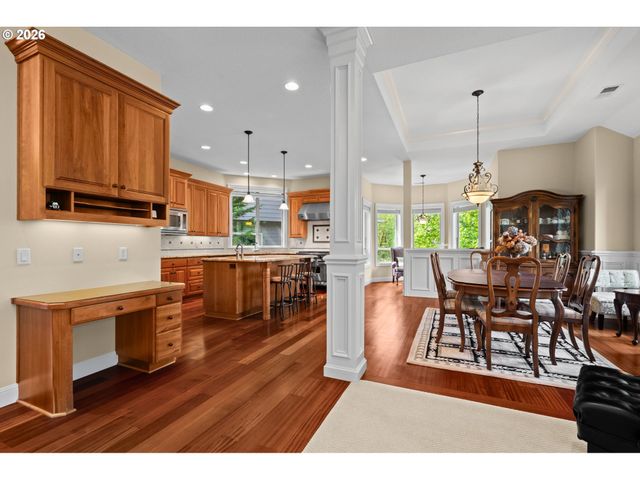 9723 Nw HENRY Ct, Portland, OR 97229
