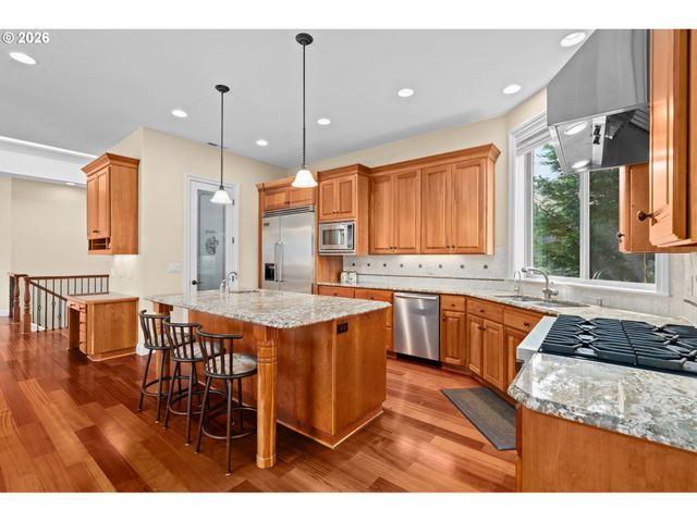 9723 Nw HENRY Ct, Portland, OR 97229