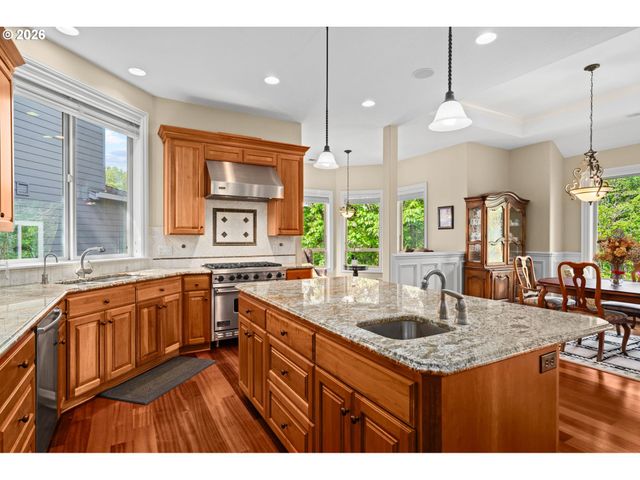 9723 Nw HENRY Ct, Portland, OR 97229