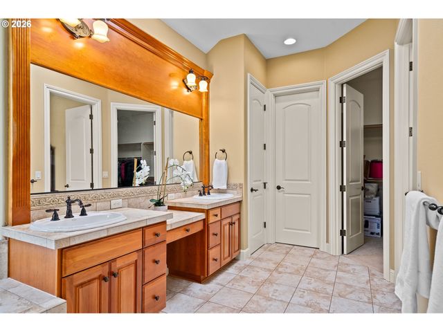 9723 Nw HENRY Ct, Portland, OR 97229