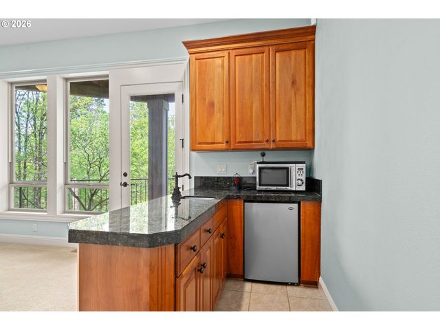 9723 Nw HENRY Ct, Portland, OR 97229