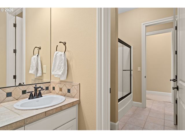 9723 Nw HENRY Ct, Portland, OR 97229