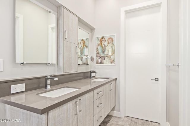 2645 E OSBORN Road 1, Phoenix, AZ 85016