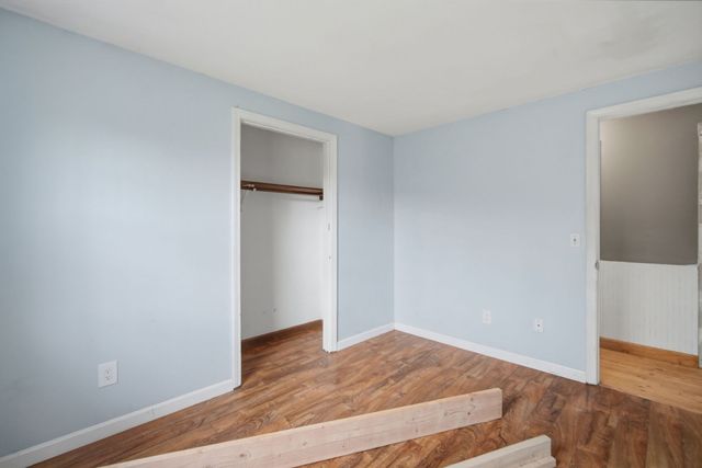 71 Sun Valley Rd, Holyoke, MA 01040