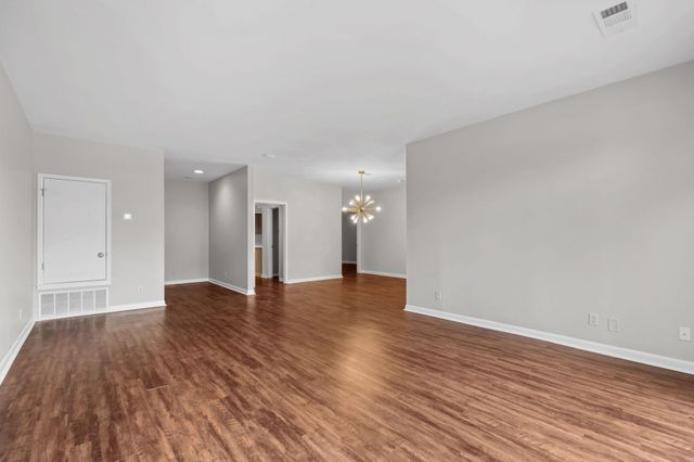 2277 Union Ave Apt 103, Memphis, TN 38104