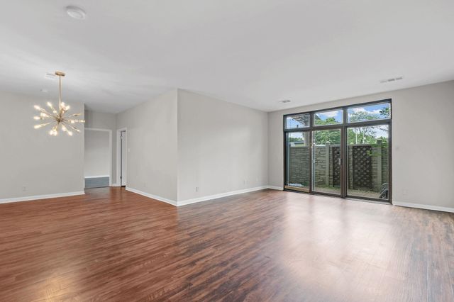 2277 Union Ave Apt 103, Memphis, TN 38104