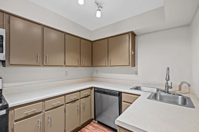 2277 Union Ave Apt 103, Memphis, TN 38104