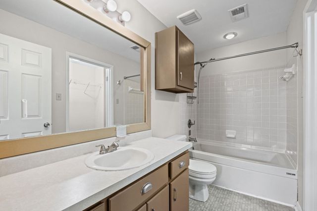 2277 Union Ave Apt 103, Memphis, TN 38104