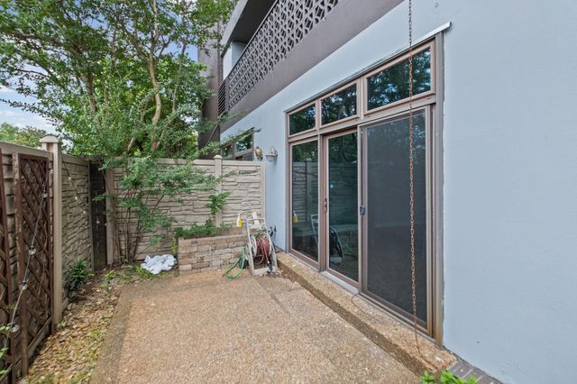 2277 Union Ave Apt 103, Memphis, TN 38104